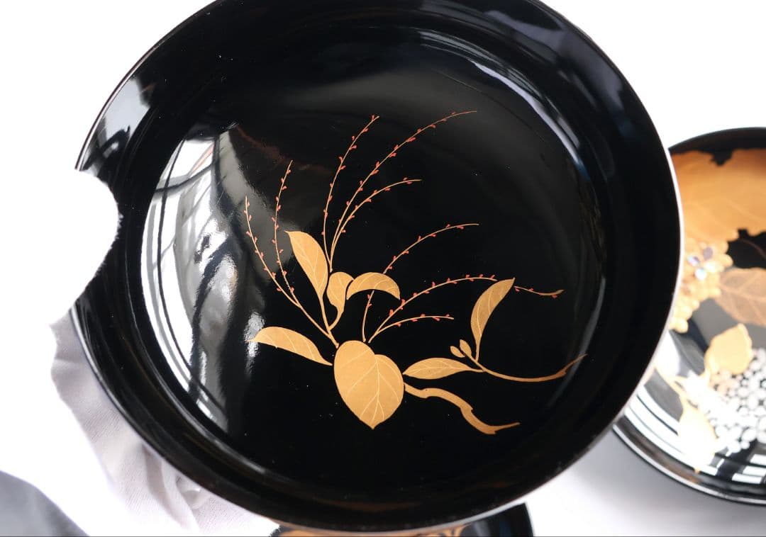 【MB190】天然木漆塗 紫陽花と葵 金蒔絵 螺鈿入 黒塗 煮物椀 五客 昭和期