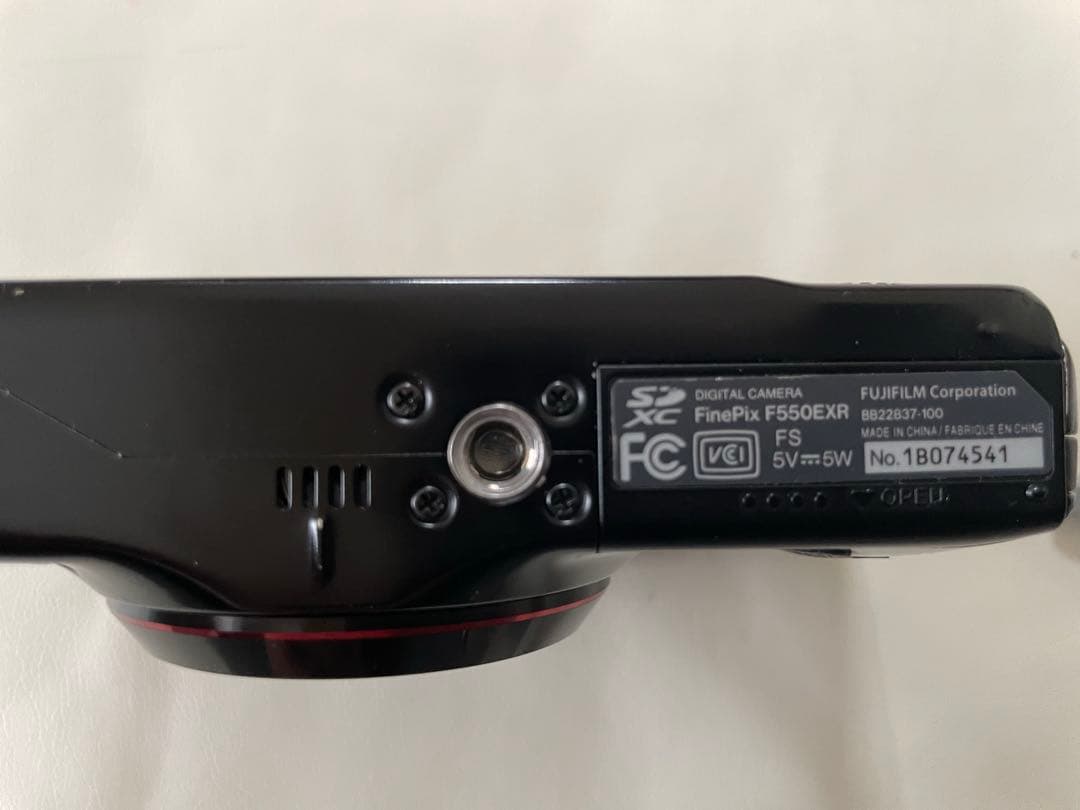 FINEPIX F550 EXR コンパクトデジタルカメラ