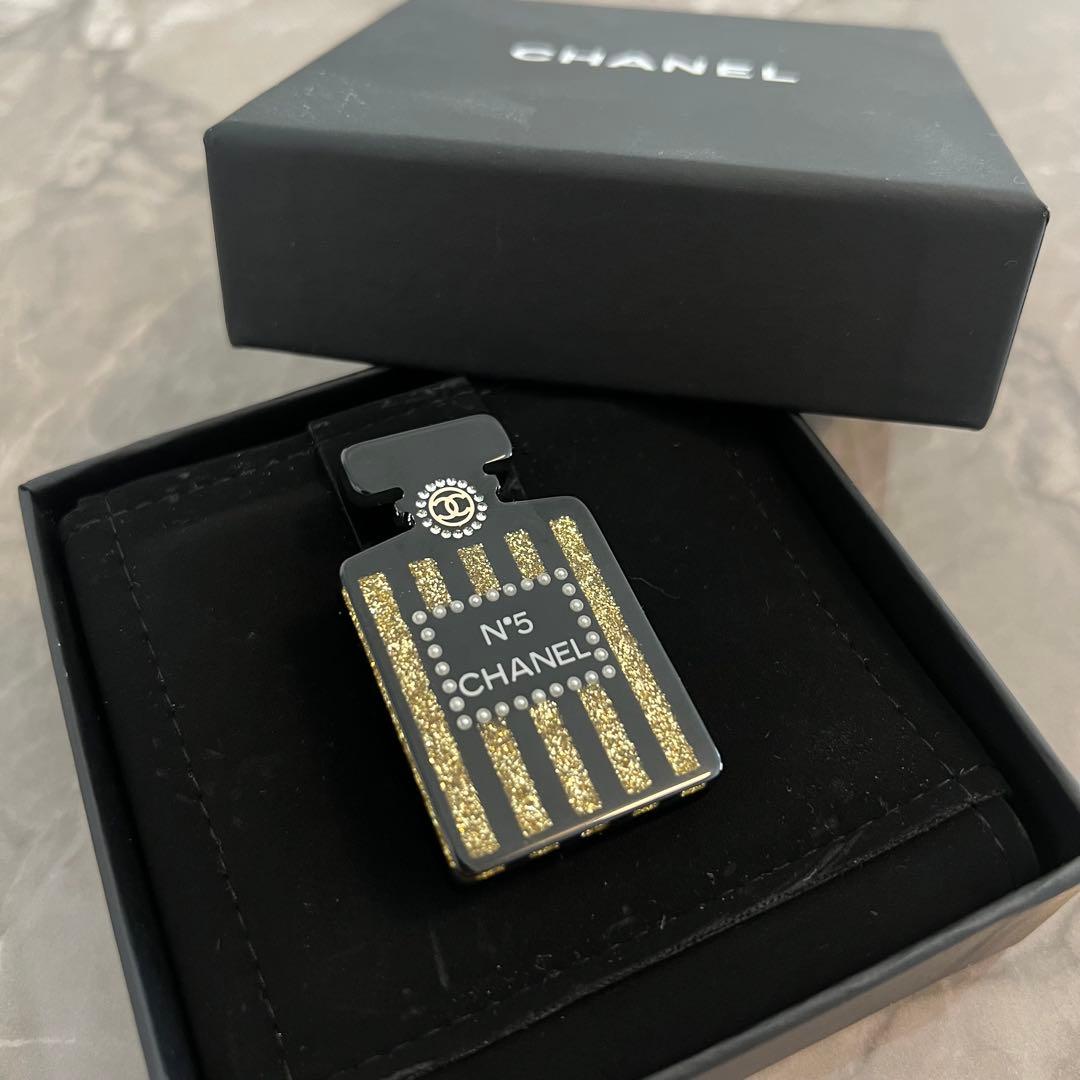CHANEL シャネル ブローチ 香水モチーフ パール