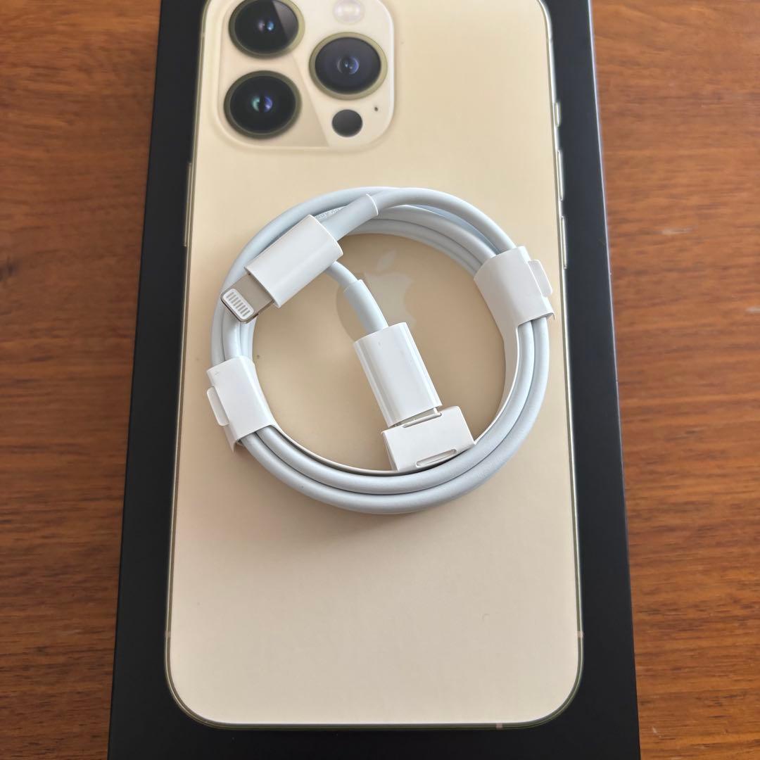 美品　iPhone13 Proゴールド　256GB