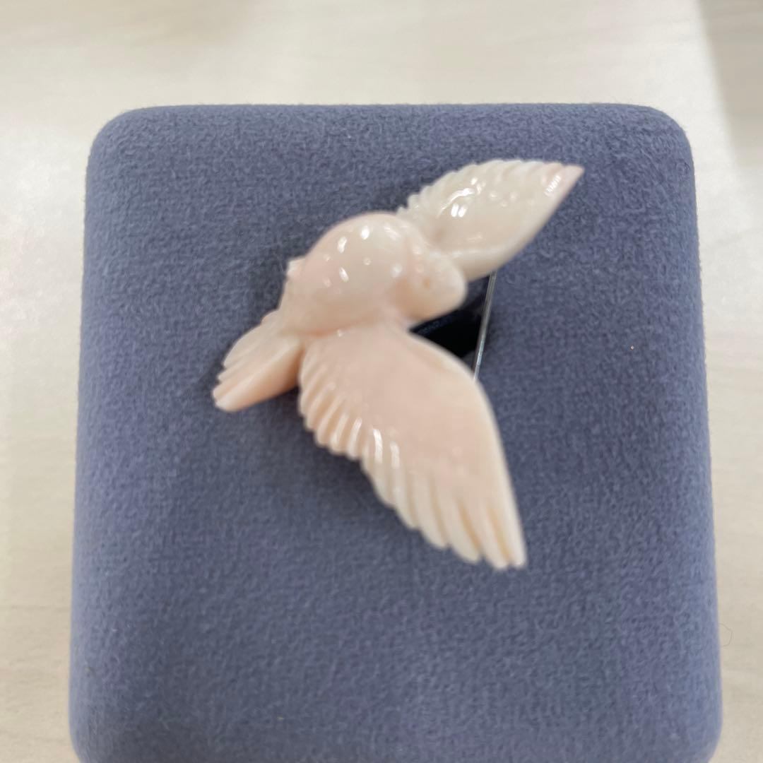 未使用　珊瑚　サンゴ　鳩の形状ブローチ ピンク珊瑚　イヤリング　淡いピンク