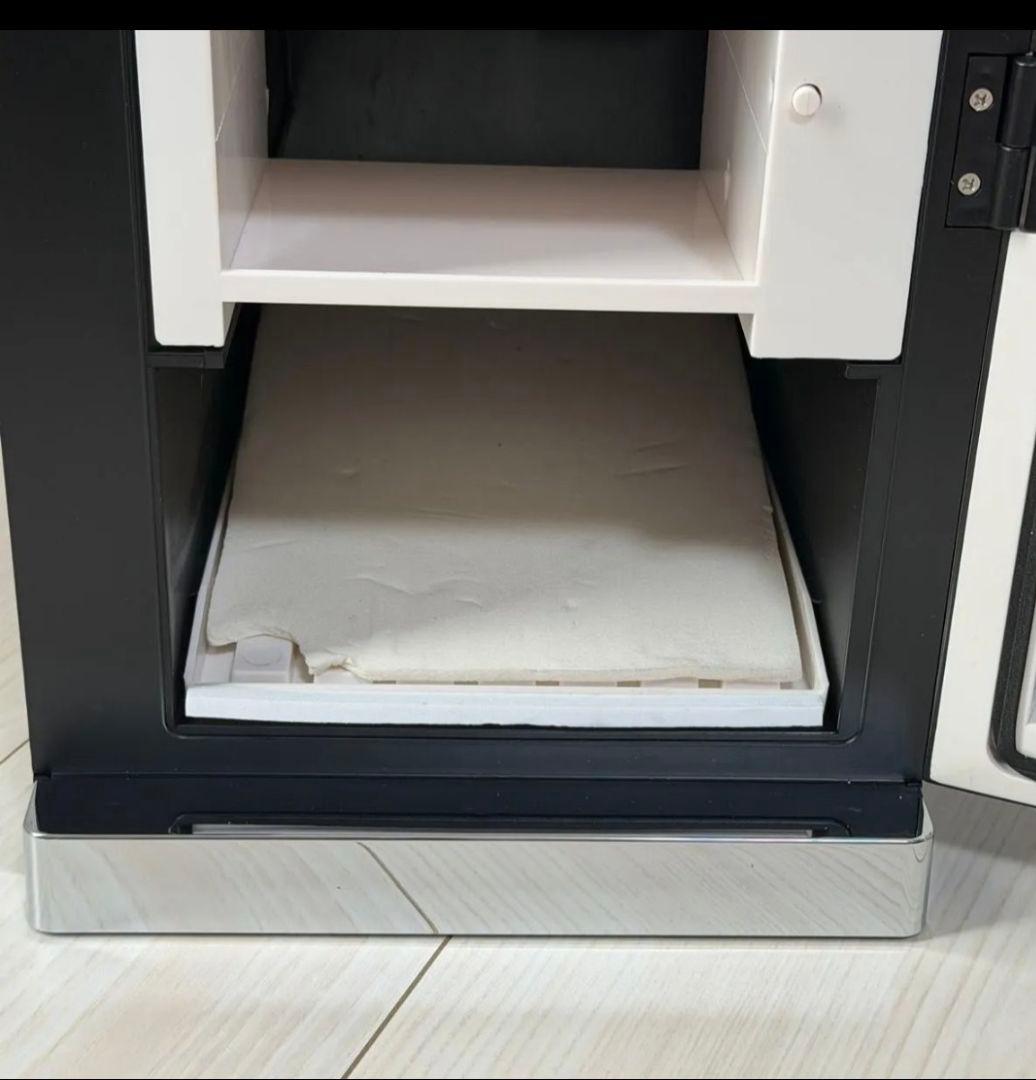 【非売品】 アーモンドアイG1 7勝記念　自動販売機型保冷庫　俺の自販機