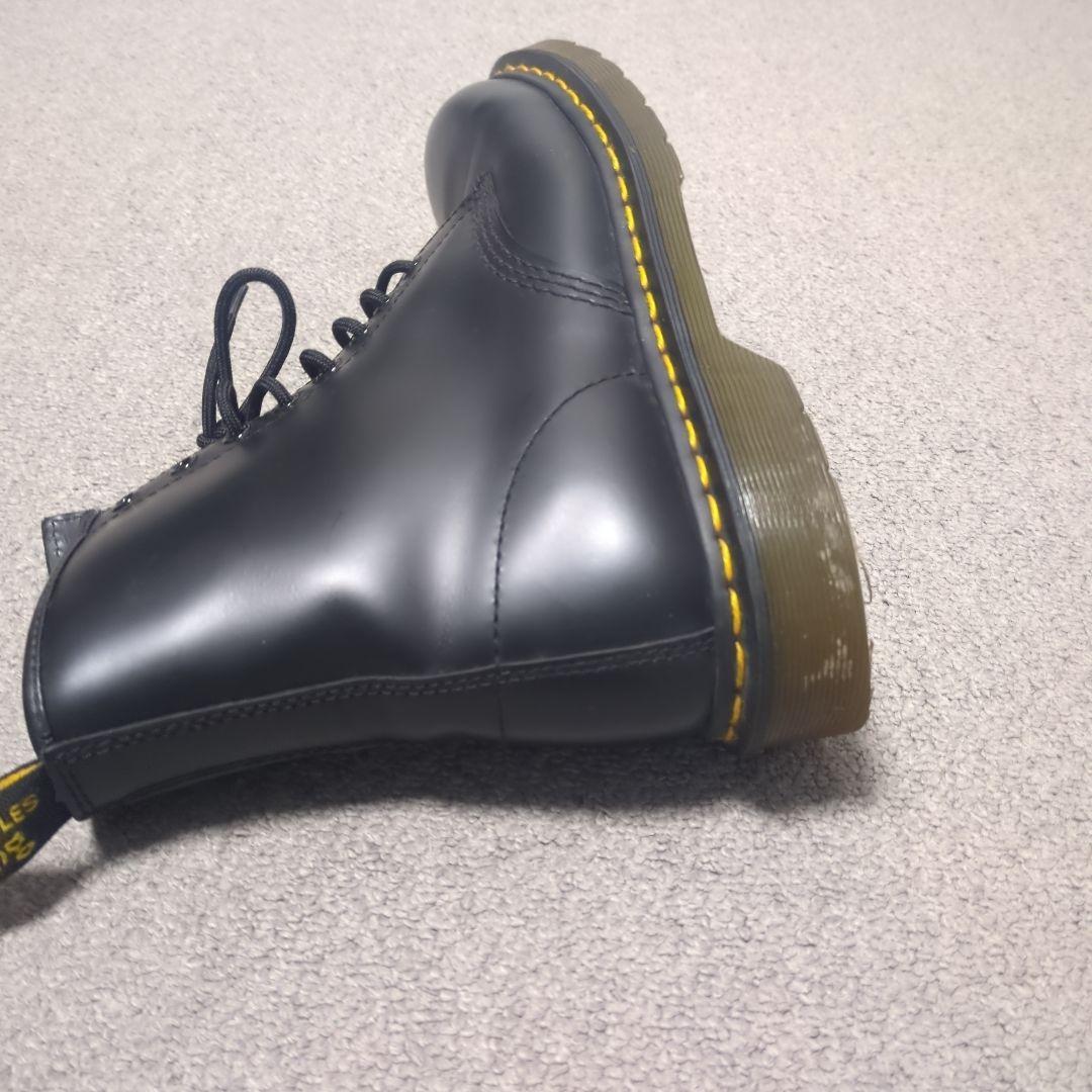 ドクターマーチン ブラックレザーブーツ 8穴