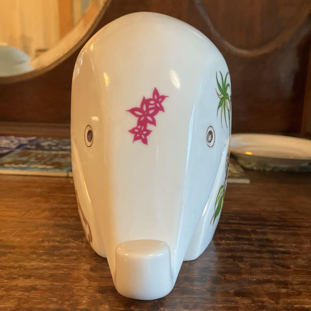 ドレスナー銀行　象の貯金箱　3