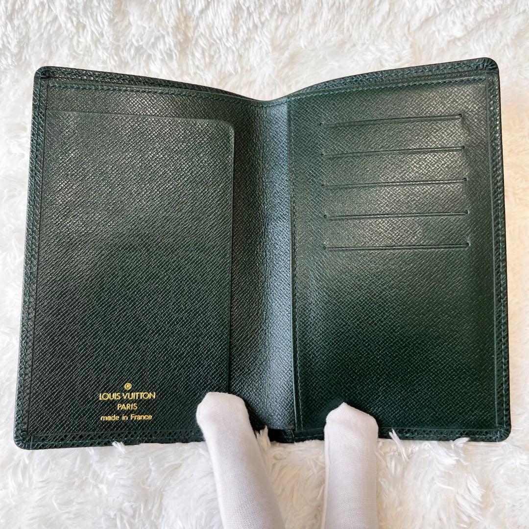 【希少品】ルイヴィトン タイガ エピセア 二つ折り財布 パスポートケース