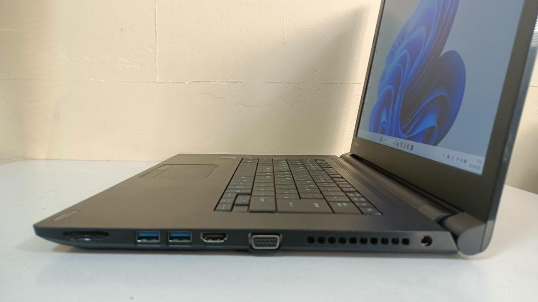 美品ノートパソコンTOSHIBA第五世代Core i5 SSD128Gメモリ8G