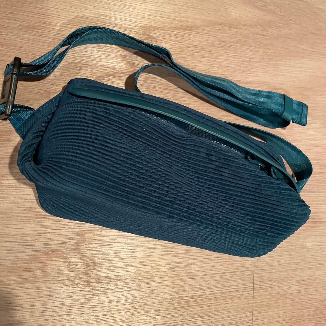 PLEATS PLEATS バック