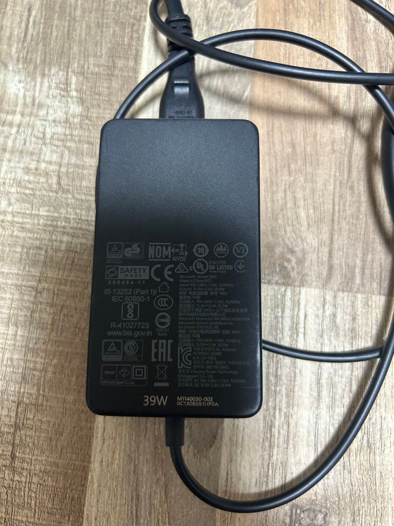MicrosoftSurfaceLaptop 本体 ACアダプター付 値下げ中‼️