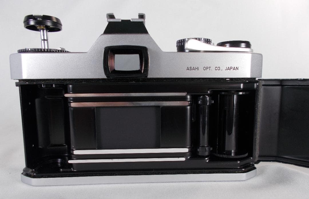 フィルムカメラ 整備済 完動品　Pentax SPF + f/1.8　P255