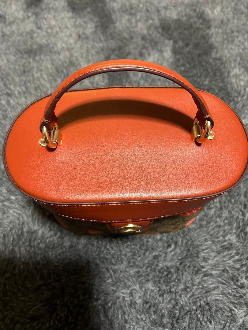 COACH イチゴ柄 ショルダーバッグ