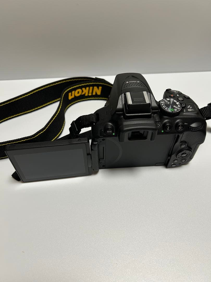 Nikon デジタル一眼レフカメラ レンズ2本付き　D5300