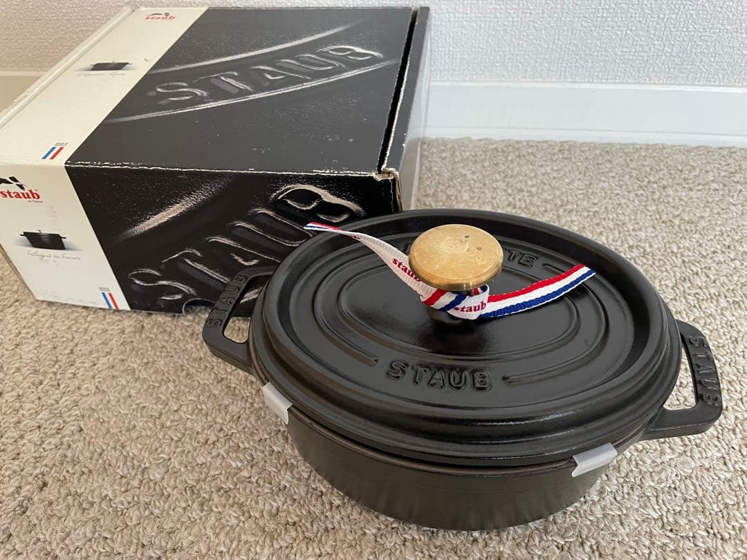 美品　staub ストウブ　オーバル　17cm 黒