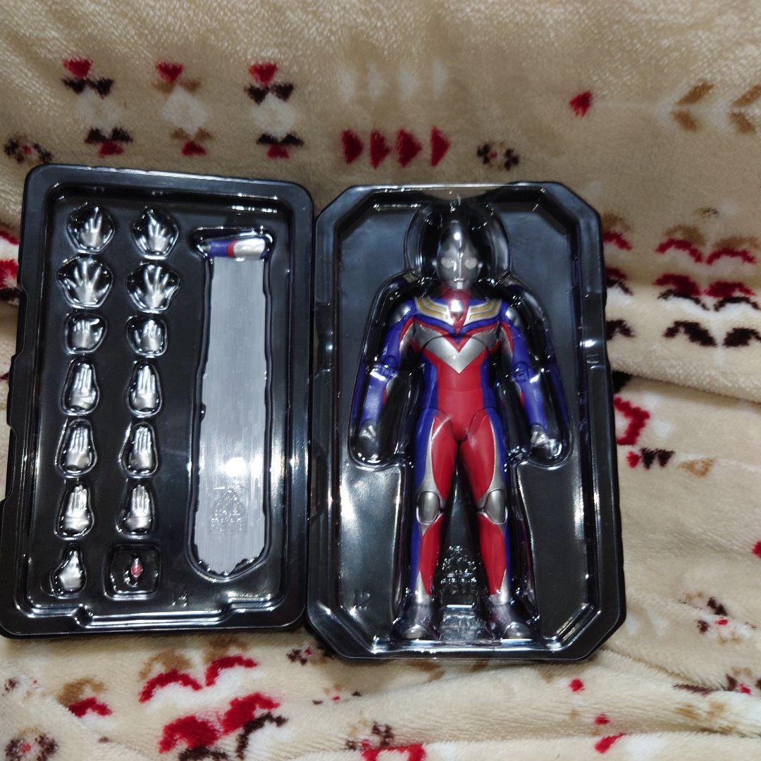 肩修正済み　S.H.Figuarts真骨彫製法　ウルトラマンティガ　マルチタイプ