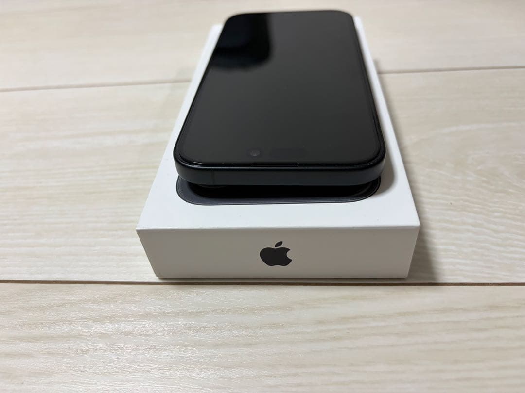 ケース付き iPhone16 SIMフリー ブラック 128GB Apple