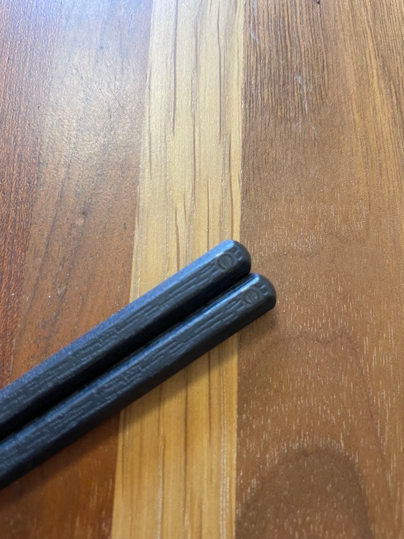 新品　300膳セット　業務用箸　滑り止め付き　六角形　模様付き