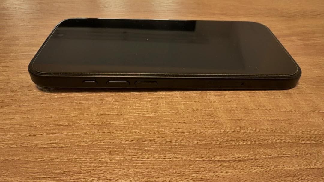 【美品】iPhone 16 128GB ブラック 本体 Apple 送料無料