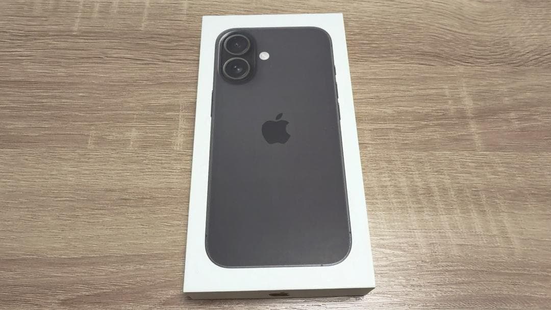 【美品】iPhone 16 128GB ブラック 本体 Apple 送料無料
