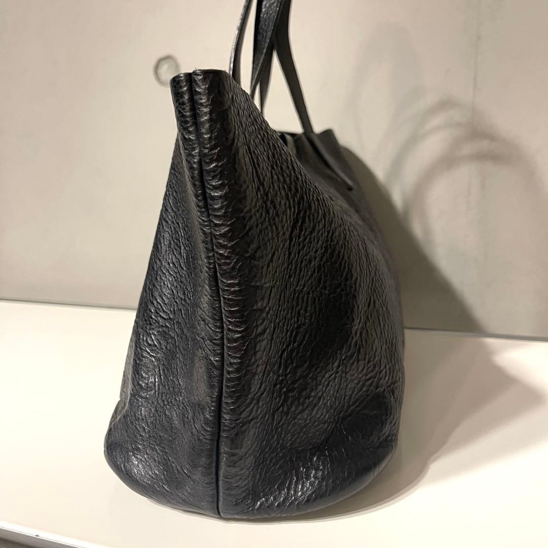 ILBISONTE イルビゾンテ　ハンドバッグ　レザー　ブラック　エンボスロゴ