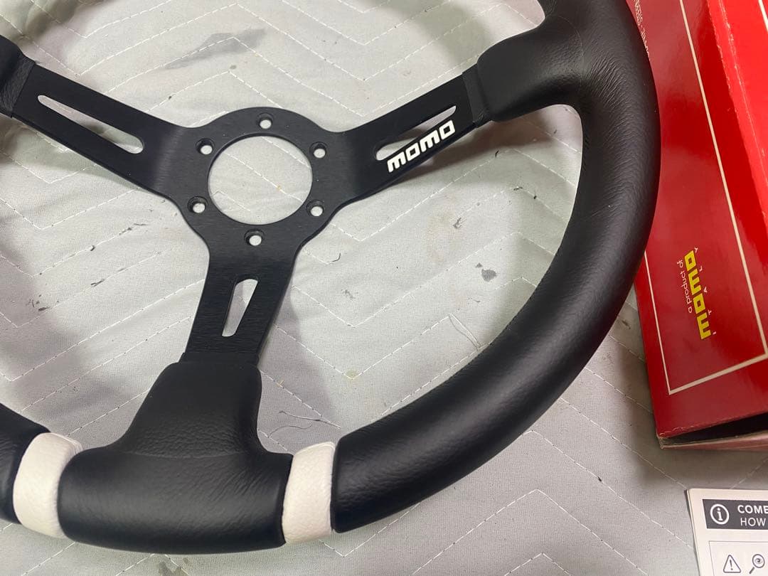 モモ　momo DRIFTING ステアリングホイール 350mm