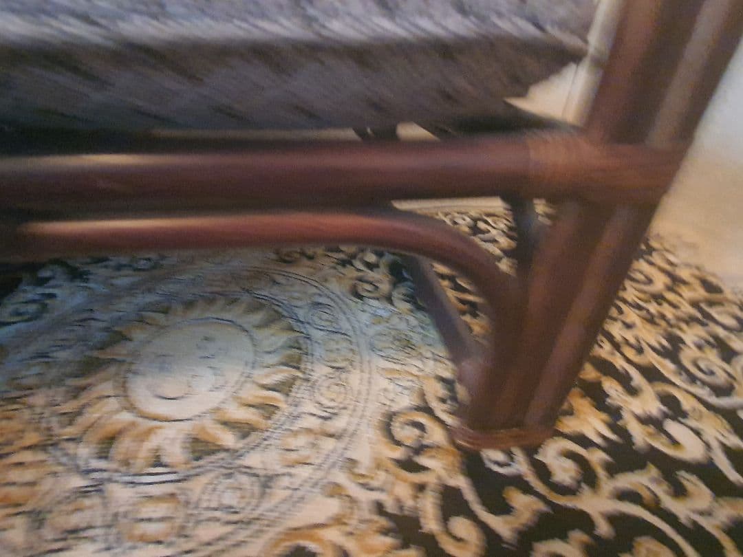 週末大幅値引き！アンティークラタン製 背もたれ付きソファー