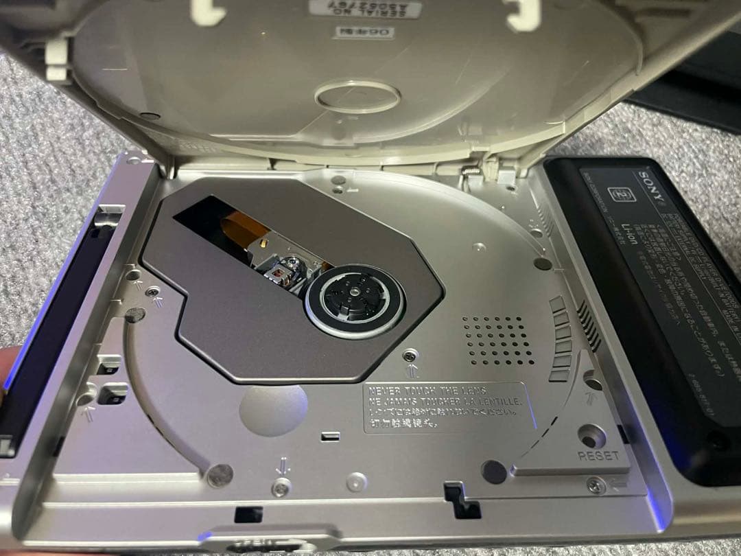SONY ソニー DVDウォークマン D-VE7000S