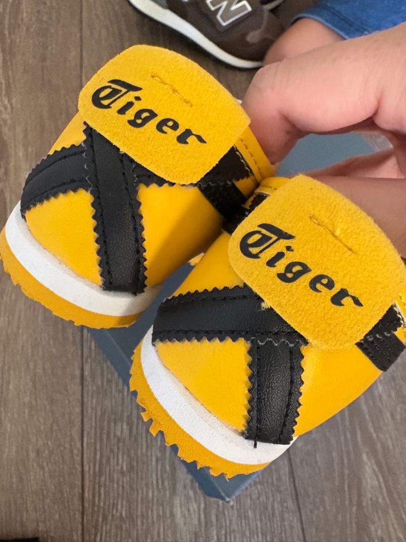 【新品】Onitsuka Tiger イエロー スニーカー　キッズスニーカー