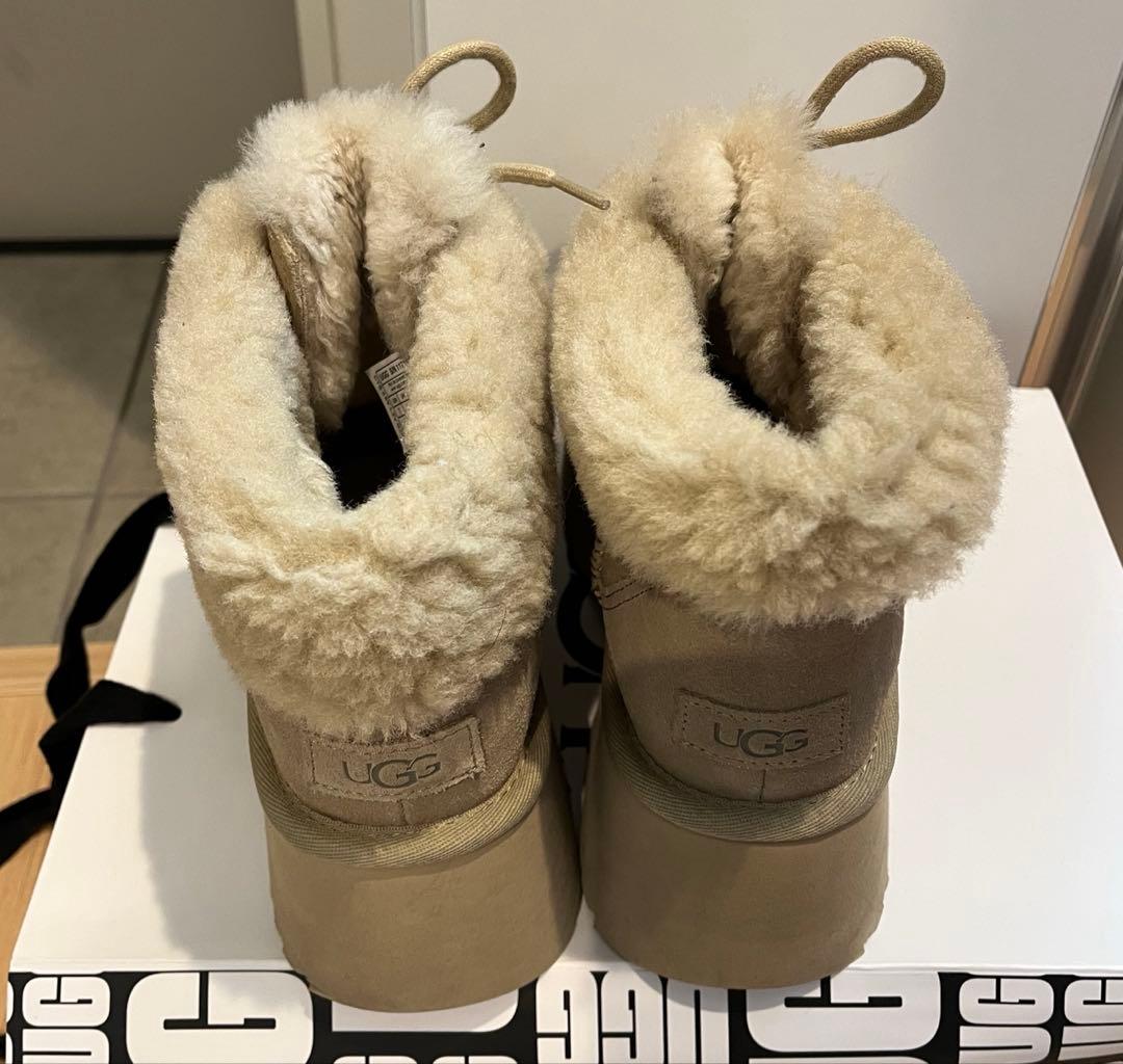 UGG Esmee Lace Up 24cm ムートンブーツ ベージュ 厚底