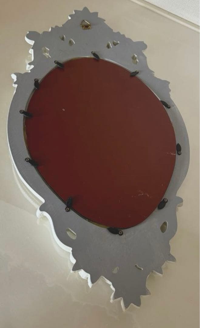 イマンにお似合いアンティーク調ホワイト薔薇壁掛けミラー