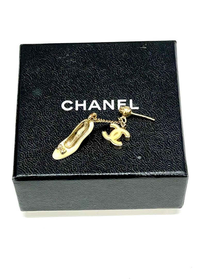 専用　　正規品CHANELピアスセット片方