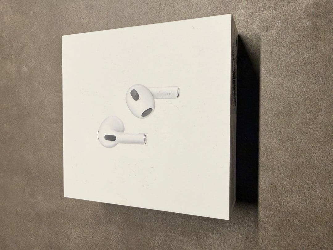 Airpods第3世代Lightning 充電ケース付き　アップル