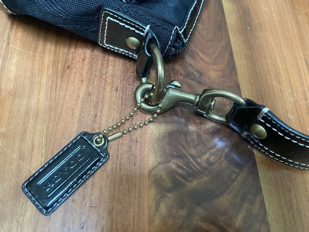 coach ショルダーバッグ シグネチャー　黒　ブラック
