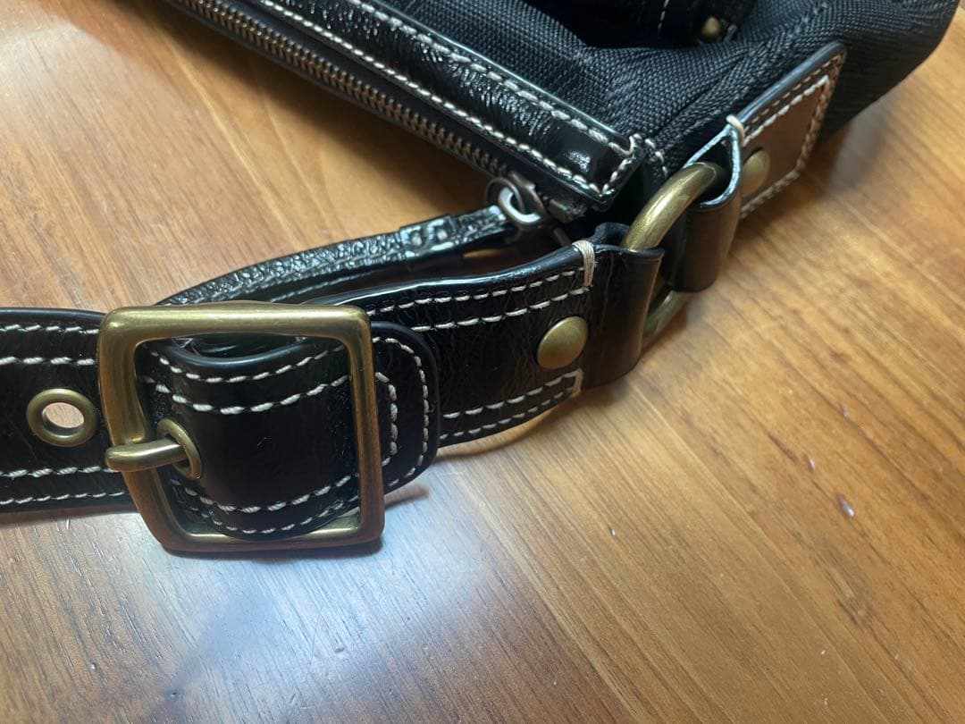 coach ショルダーバッグ シグネチャー　黒　ブラック