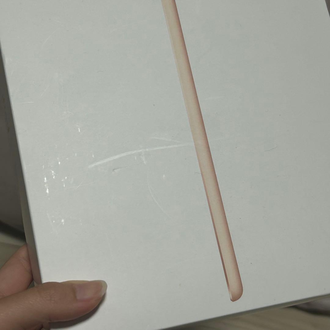 Apple iPad 第6世代 Wi-Fi+Cellular 32GB ゴールド