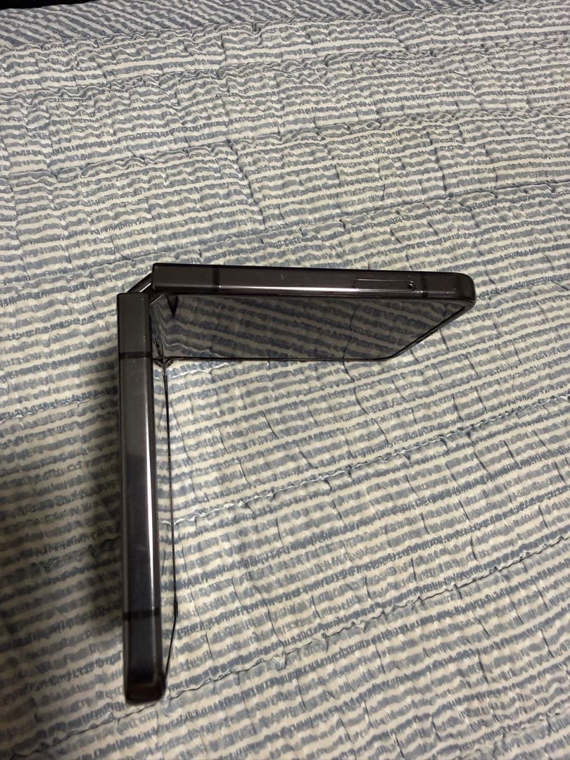 ち*中様 [オークション]Galaxy Z Flip5 256GB SIMフリー