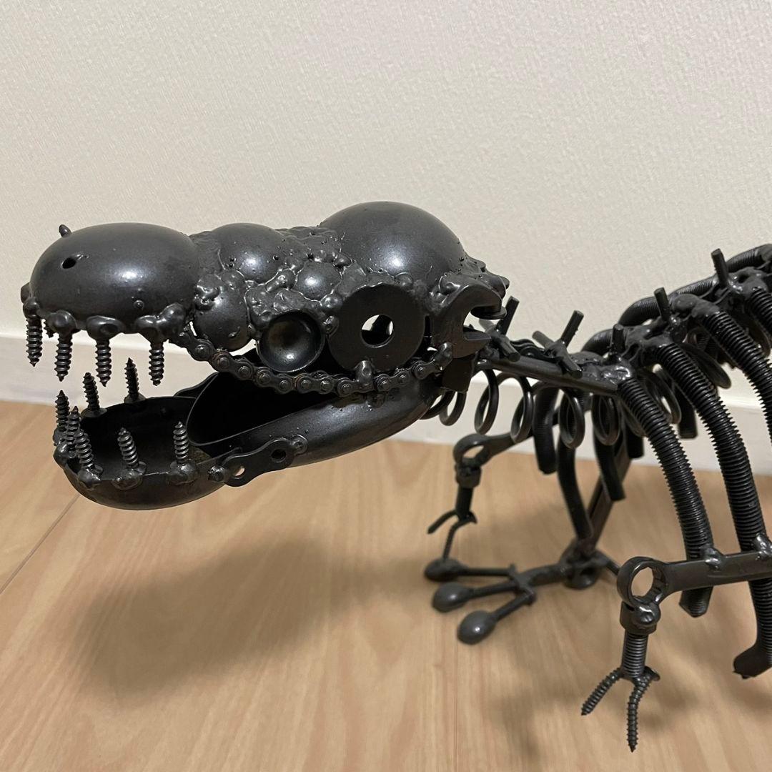 【美品/匿名配送】恐竜(大)　メタルアート　廃材アート　ボルト・ナットアート