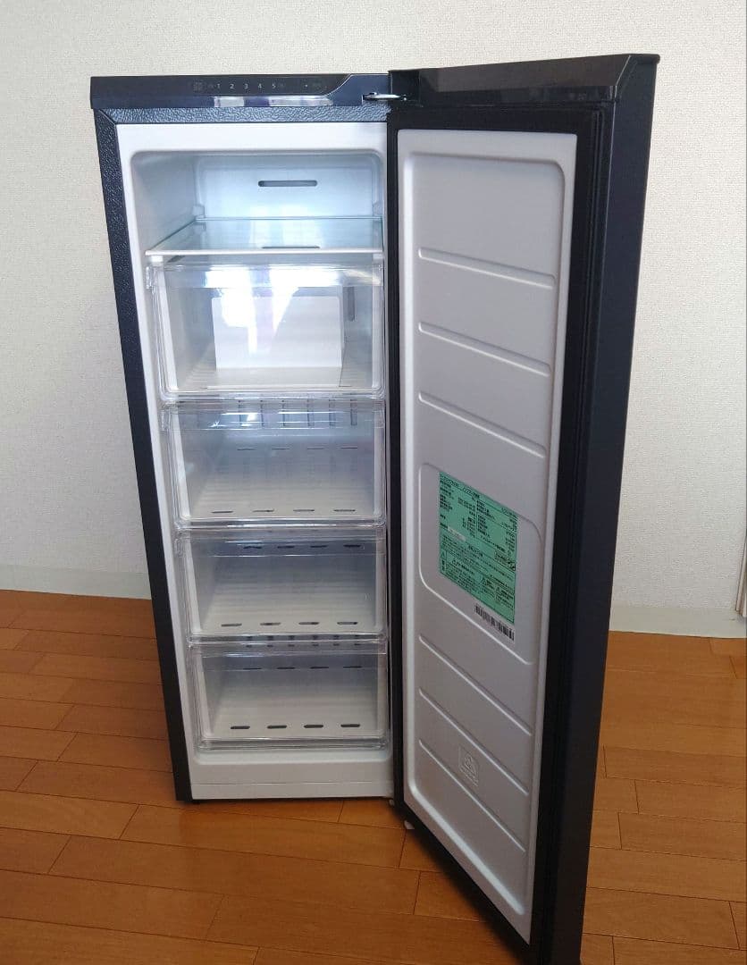 【未使用に近い】アイリスオーヤマ 冷凍庫 80lLスキマックス IUSN-8B