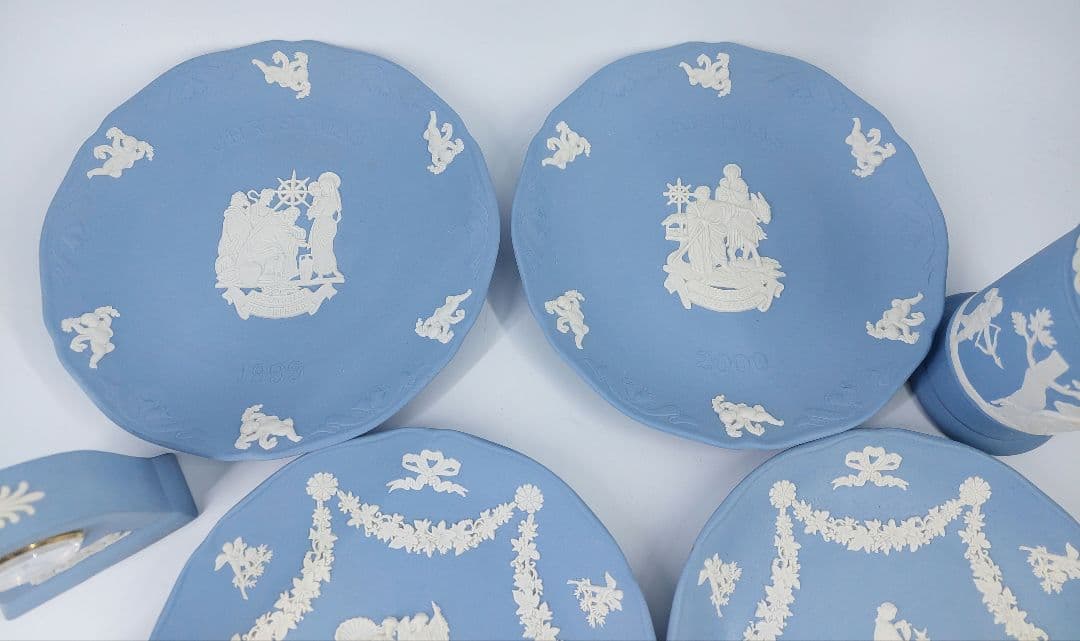 Wedgewood ジャスパー 花瓶 プレート 時計他 13点まとめて