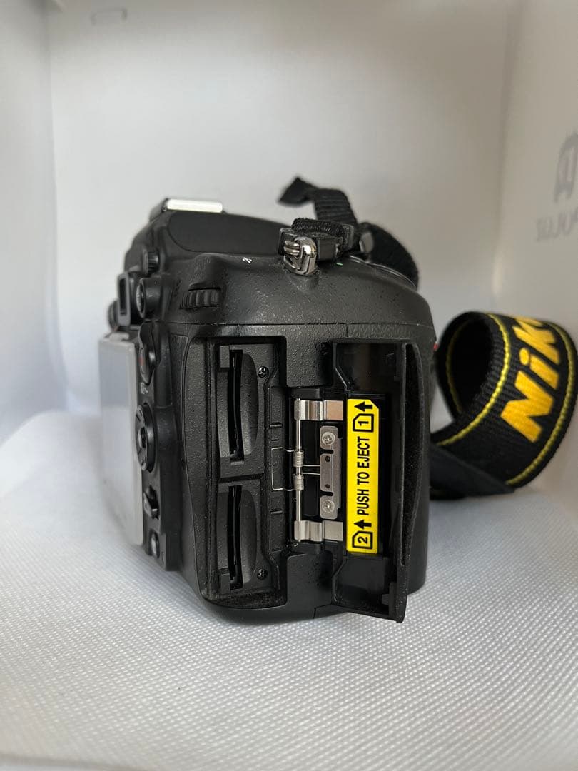 Nikon D7000 一眼レフカメラ