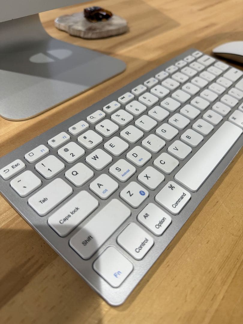 Macデスクトップ iMac + AnkerKeyboard + Magic Mouse