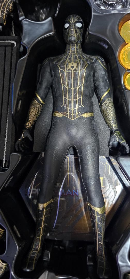 毛*毛様 【美品】 ホットトイズ スパイダーマンブラック＆ゴールドスーツ版