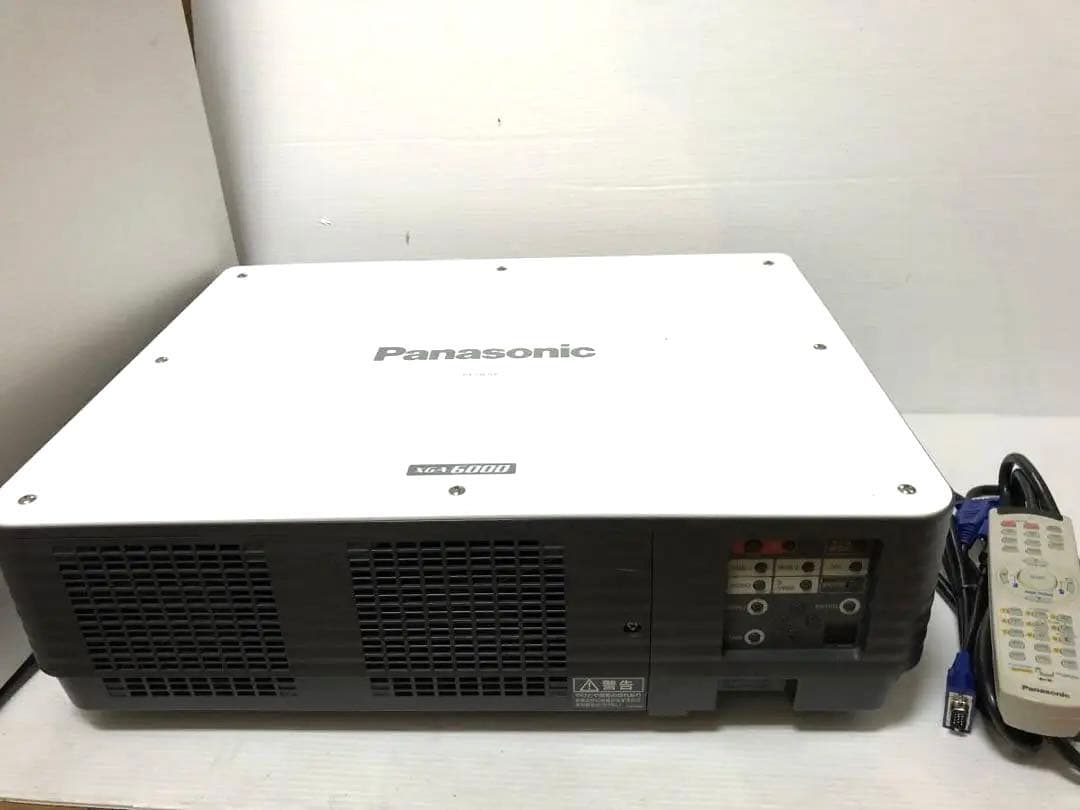 PANASONIC PT-D5700L 6000ルーメンランプ使用16/39時間