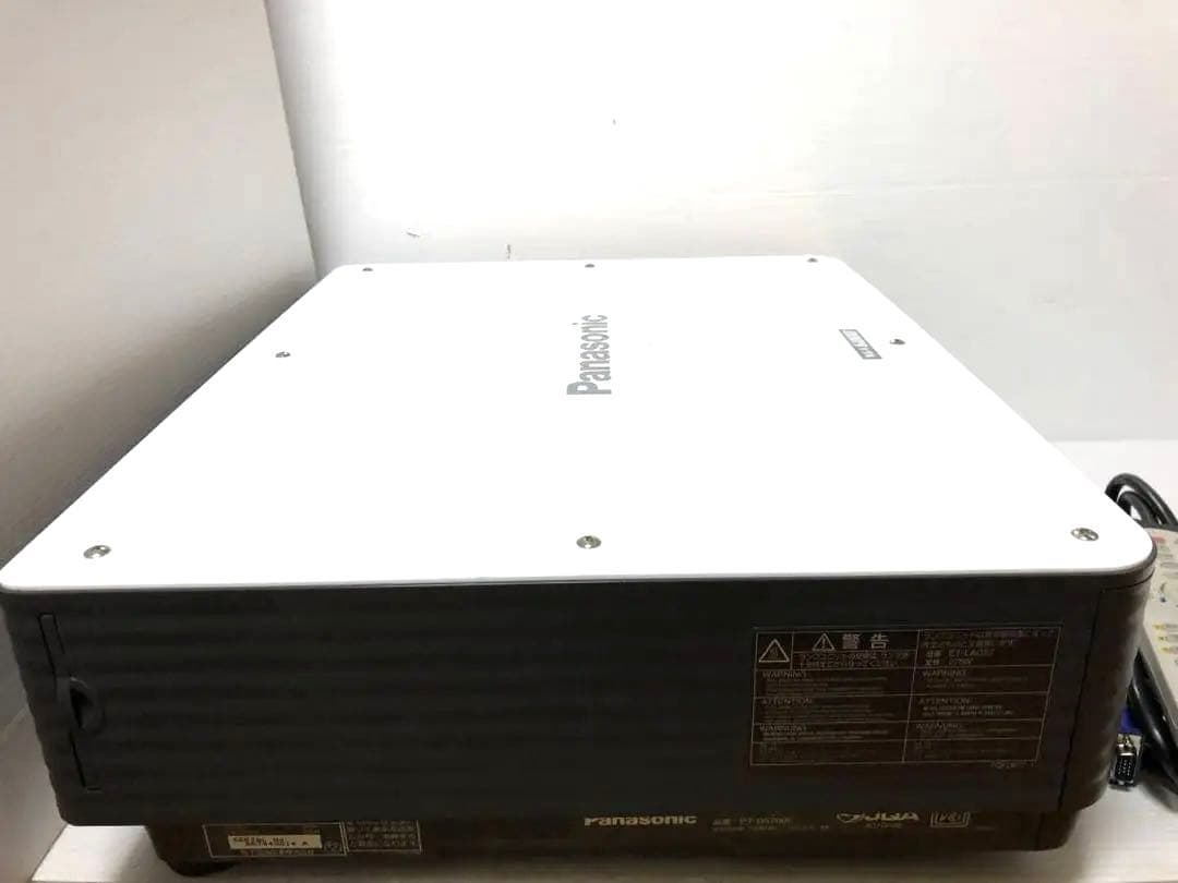 PANASONIC PT-D5700L 6000ルーメンランプ使用16/39時間