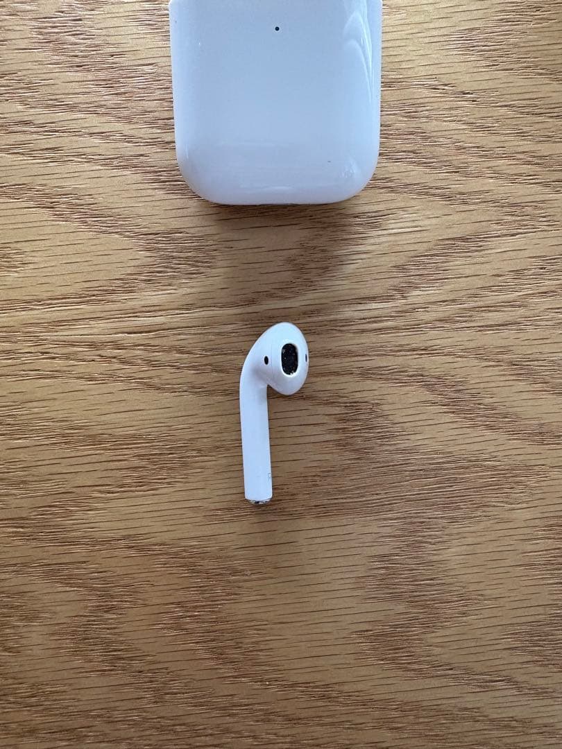 【美品】Apple AirPods with Charging Case 第2世