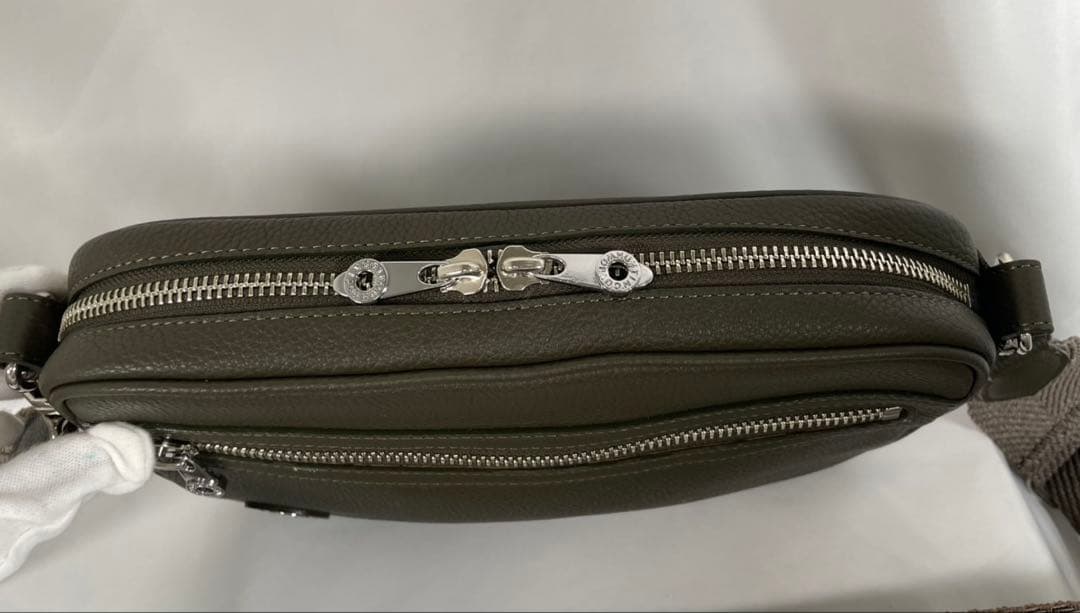 未使用に近い HUNTING WORLD ハンティングワールド ショルダーバッグ