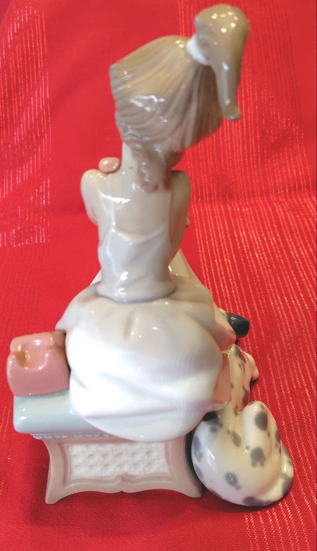 Lladro 電話をかける少女像 S466