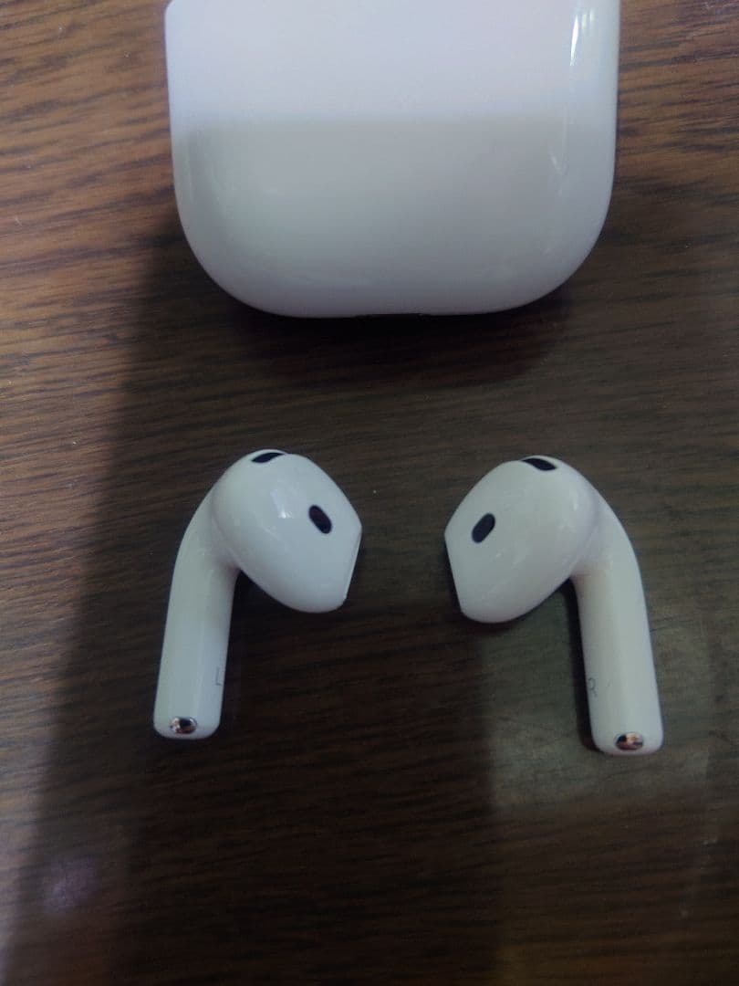 airpods4本体のみ(ノイキャン非搭載)