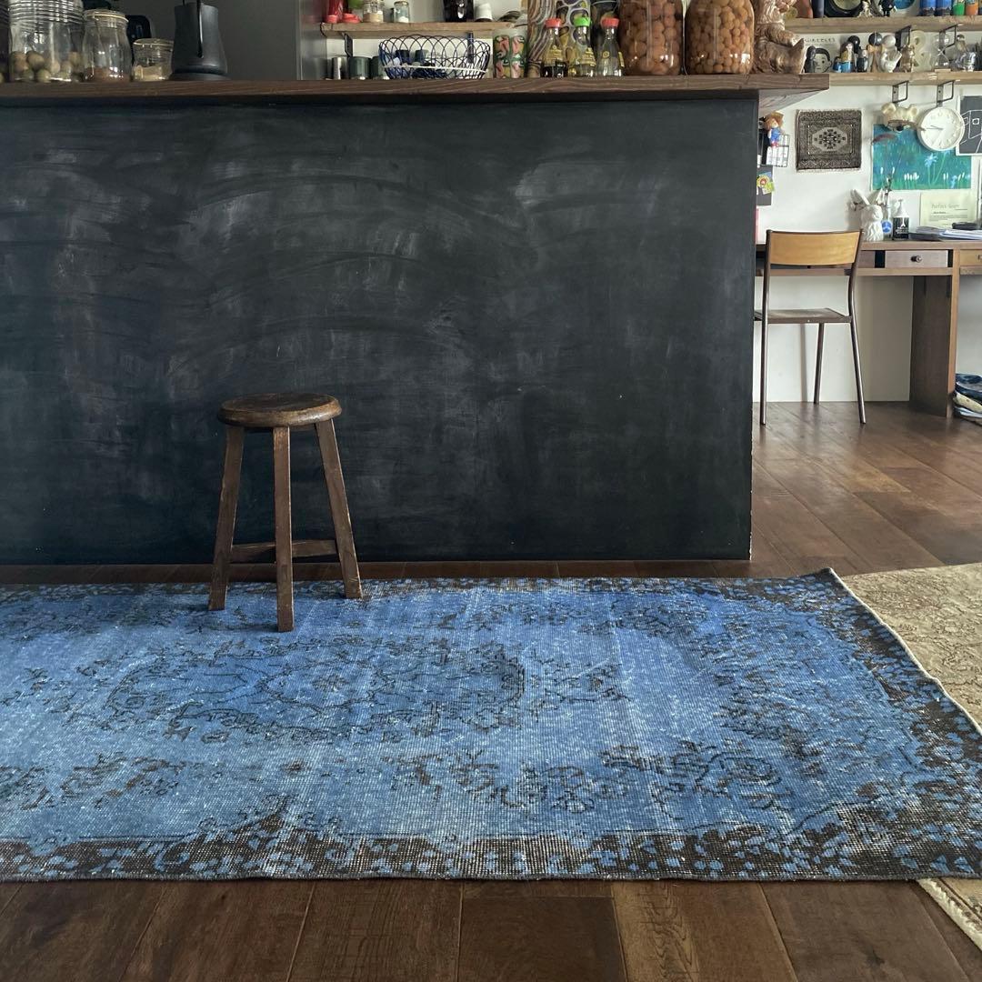 くすみスカイブルー　ヴィンテージラグ　オーバーダイ　トルコラグ