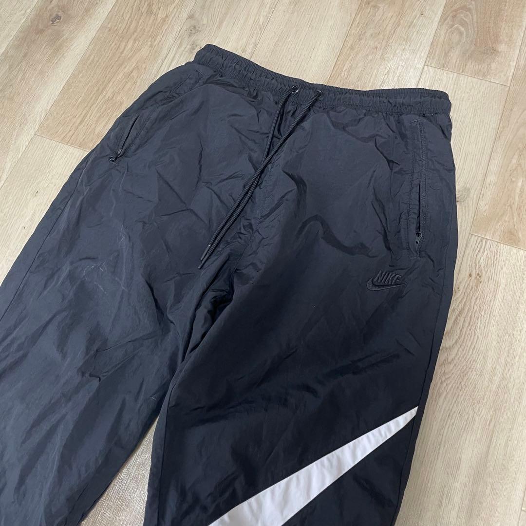 NIKE スポーツウェア ナイロンパンツ メンズMサイズ 黒白
