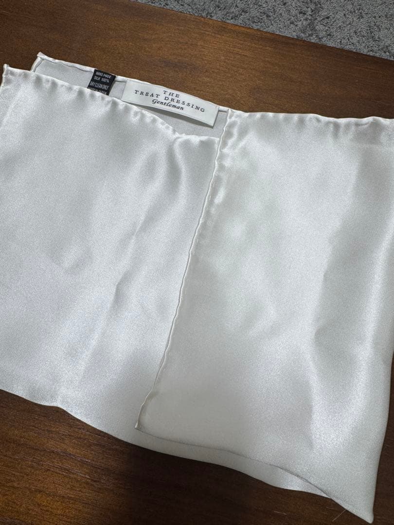 THE TREAT DRESSING ボウタイとカフスセット