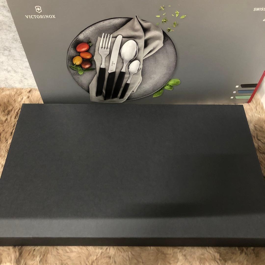 ビクトリノックス　カトラリーセット フォーク&ステーキナイフ&スプーン24本